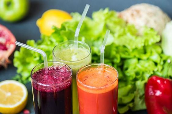 آبمیوه طبیعی آب میوه کافی شاپ