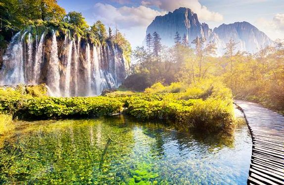 آبشار منظره چشم انداز پاییزی طبیعت زیبا
