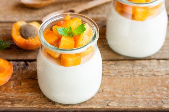 مخلوط شیر و میوه شیر طعم دار