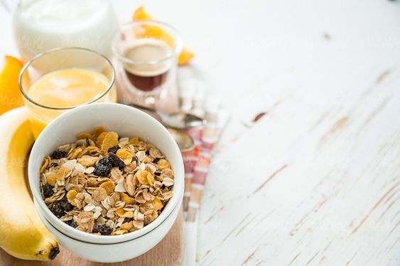 آبمیوه طبیعی آجیل فروشی شیر موز