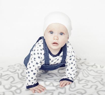 نوزاد بچه کودک خردسال آتلیه کودک