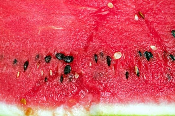 هندوانه میوه فروشی میوه تابستانی