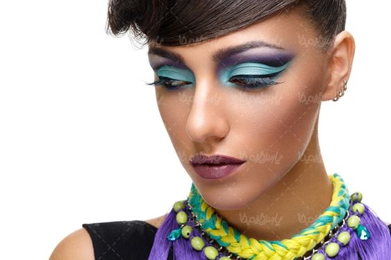 سالن آرایش چهره دختر سالن زیبایی