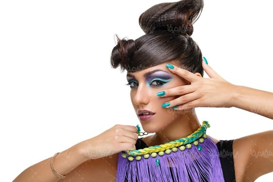 سالن آرایش چهره دختر سالن زیبایی