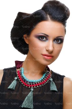 سالن آرایش چهره دختر سالن زیبایی