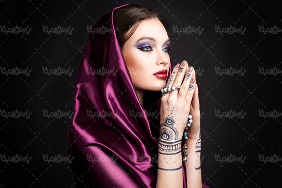 پوشاک زنانه شال و روسری