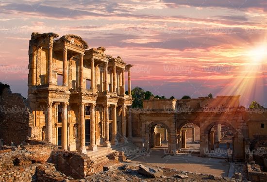 جاذبه های گردشگری بنای قدیمی