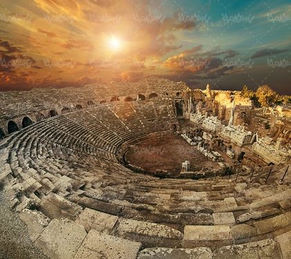 جاذبه های گردشگری بنای قدیمی