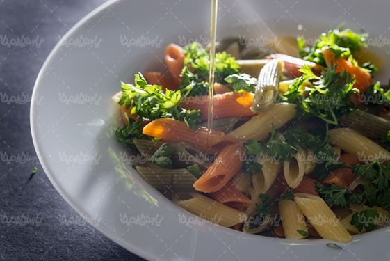 ماکارونی اسپاگتی مواد غذایی