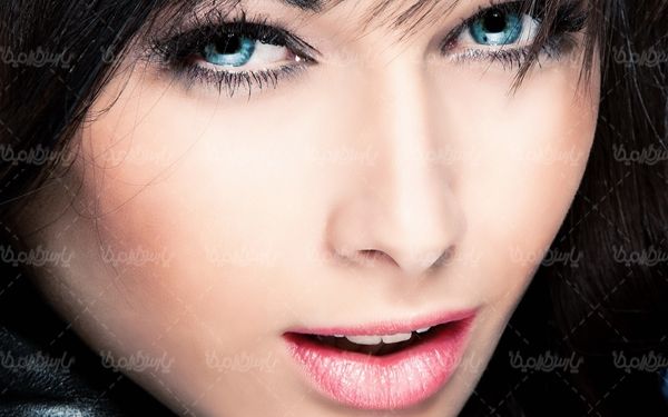 سالن آرایش چهره دختر چهره زن