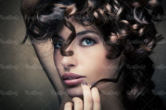 سالن آرایش چهره دختر چهره زن