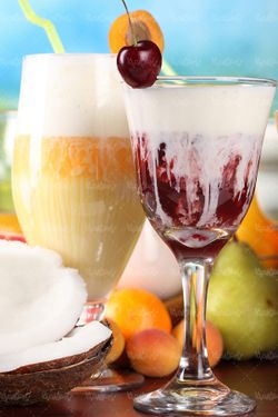 آبمیوه طبیعی آب میوه کافی شاپ