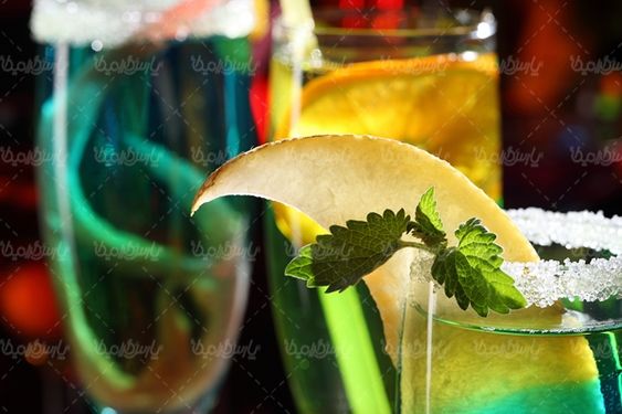 آبمیوه طبیعی آب میوه کافی شاپ