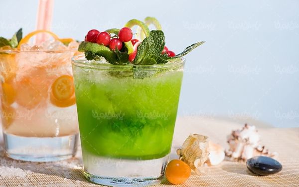 آبمیوه طبیعی آب میوه کافی شاپ