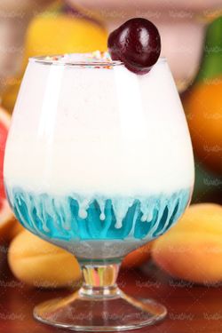 آبمیوه طبیعی آب میوه کافی شاپ