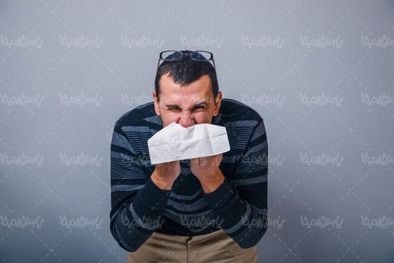 بیمار سرماخوردگی آبریزش بینی