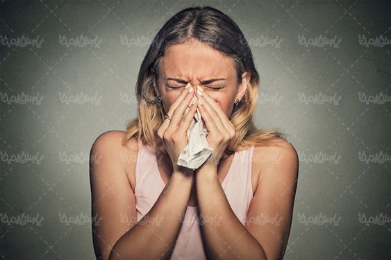 بیمار سرماخوردگی آبریزش بینی