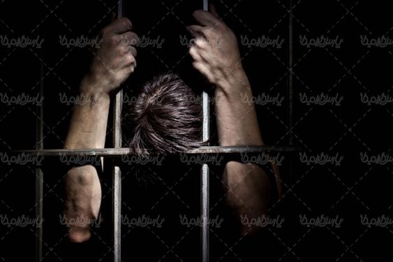 میله های زندان حبس زندانی خلاف کار