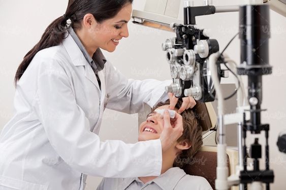 عینک طبی چشم پزشکی دکتر چشم پزشک