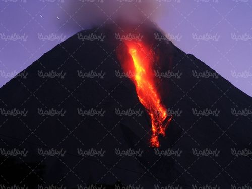 کوه آتش فشان مواد مذاب