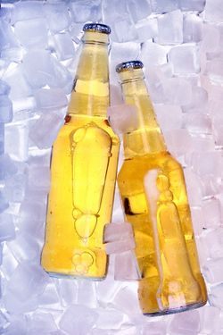 دلستر شیشه ای ابمیوه گازدار