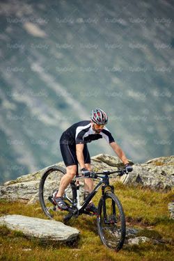 ورزش دوچرخه سواری دوچرخه سواری کوهستان ورزشکار3