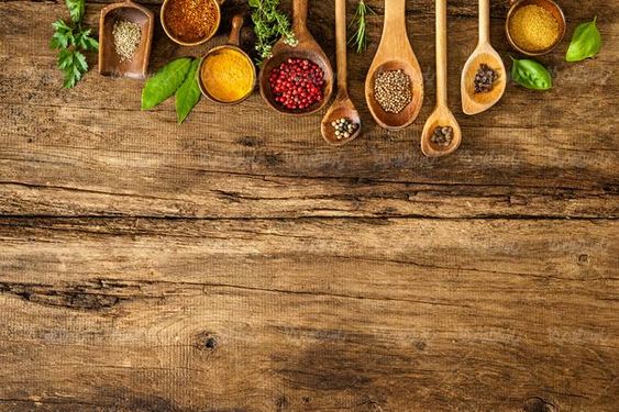 ادویه جات قاشق چوبی عطاری زردچوبه دانه فلفل سیاه4
