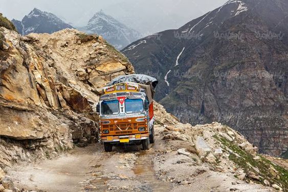 جاده کشی خاک برداری ماشین آلات راه سازی جاده کوهستانی