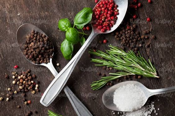ادویه فروشی عطاری قاشق ادویه زیره دانه فلفل قرمز7