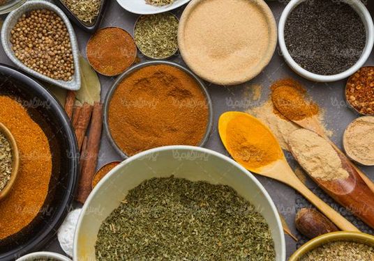 ادویه جات عطاری ظرف سفالی ادویه  فروشی سبزی خشک