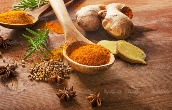 عطاری خشکبار   ظروف ادویه قاشق چوبی هل سبز فلفل قرمز خشک شده6