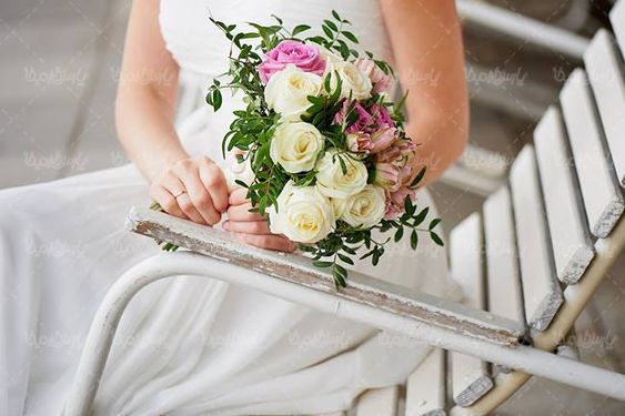 دسته گل عروس گلفروشی گل طبیعی