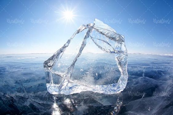 زمستان دریا یخ تابش نور خورشید آسمان آبی