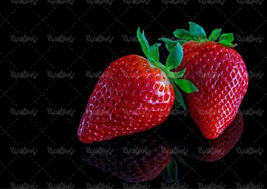 توت فرنگی میوه فروشی میوه سرا