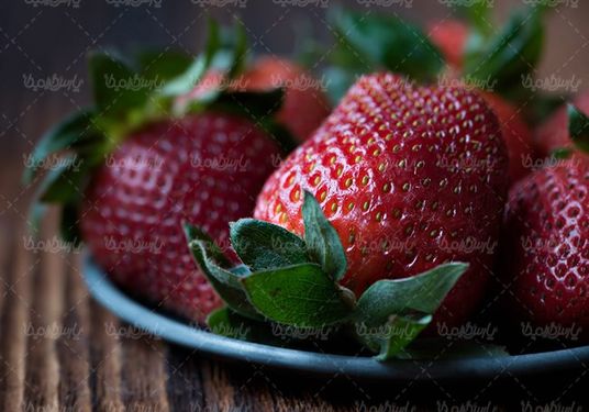 توت فرنگی میوه فروشی میوه سرا