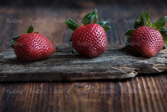 توت فرنگی میوه فروشی میوه سرا