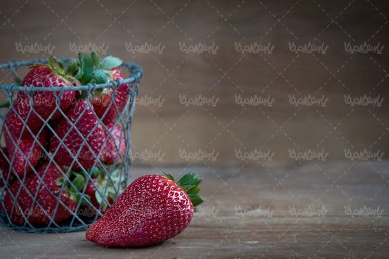 توت فرنگی میوه فروشی میوه سرا