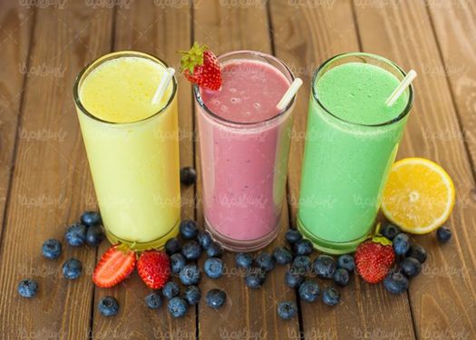 آب میوه طبیعی کافی شاپ  شیر موز