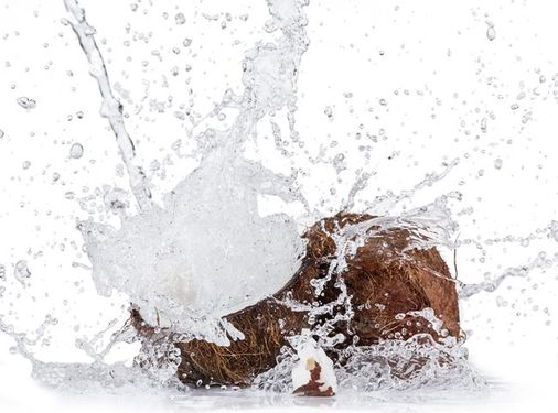 میوه فروشی   آب میوه طبیعی نارگیل