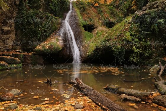 طبیعت زیبای آبشار لوه