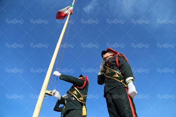بالا بردن پرچم ایران