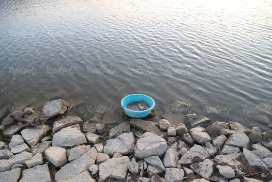 چشم انداز غروب دریاچه