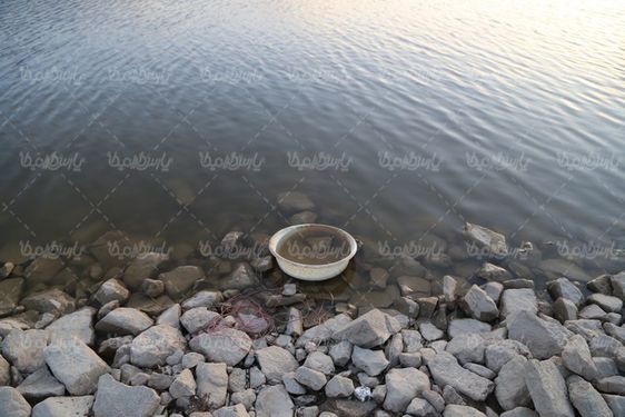 چشم انداز غروب دریاچه