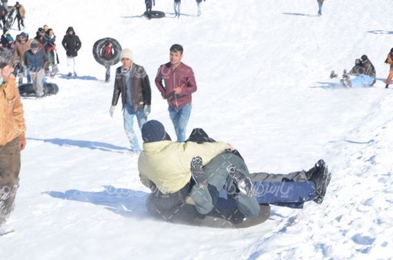 تصویر با کیفیت تفریحات زمستانی