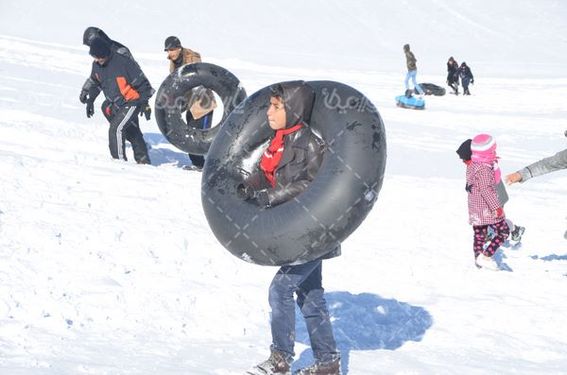 تصویر با کیفیت تفریحات زمستانی