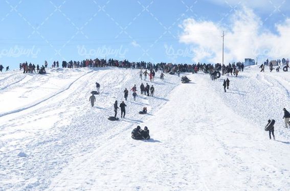 عکس با کیفیت تفریحات زمستانی