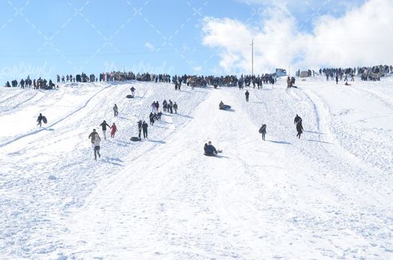 عکس با کیفیت تفریحات زمستانی