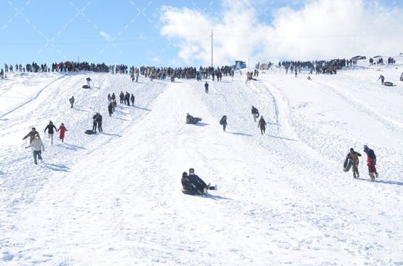 عکس با کیفیت تفریحات زمستانی