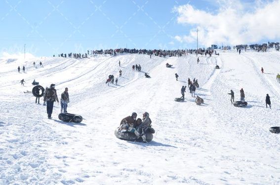 دانلودعکس با کیفیت تفریحات زمستانی