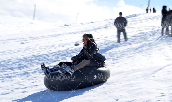 تصویر با کیفیت تیوپ سواری